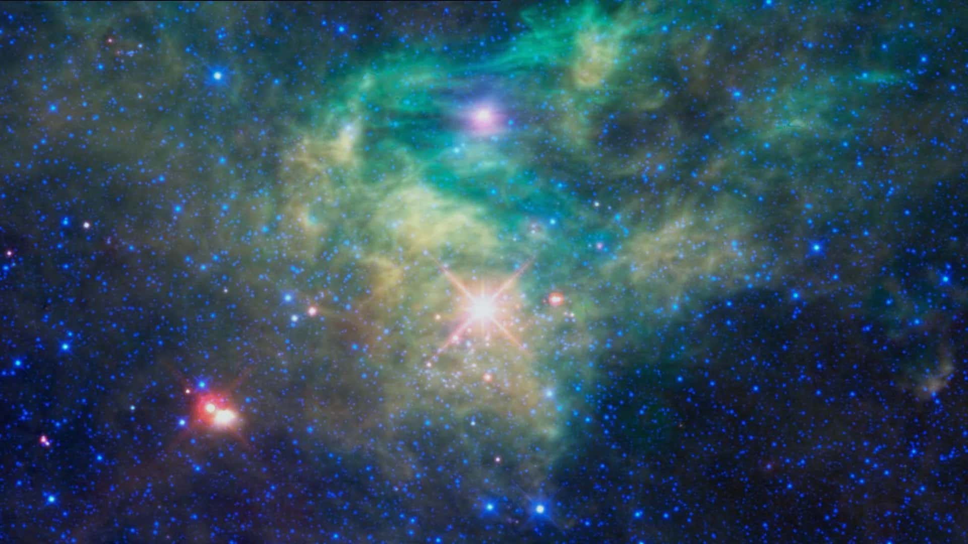 WISE kızılötesi gözlem uydusu ile görüntülenen bir yıldız kümesi (NASA, JPL-Caltech)