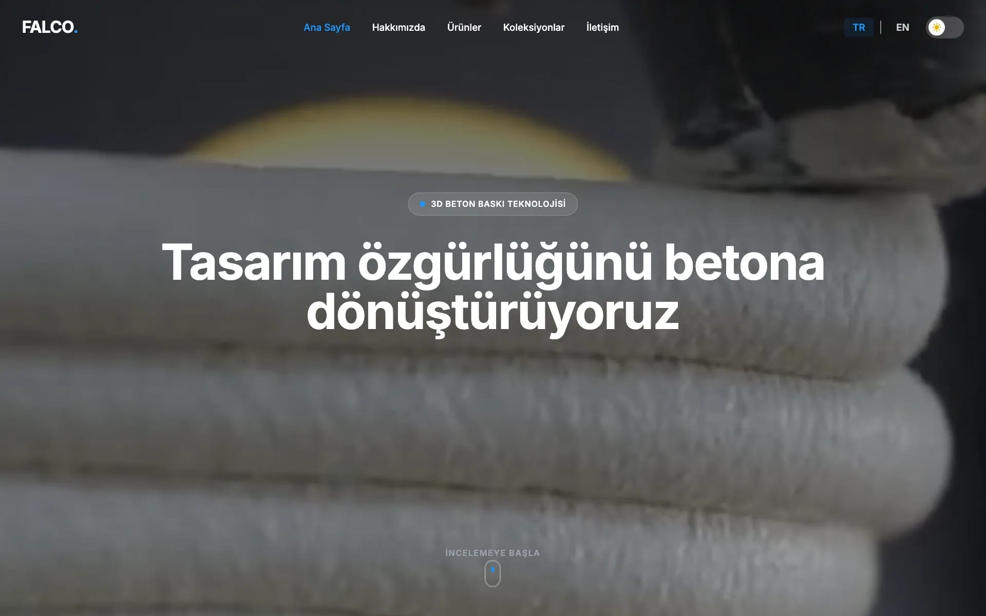 Falco 3D ana sayfası: basılmış beton katmanları üzerinde “Tasarım özgürlüğünü betona dönüştürüyoruz” başlığı
